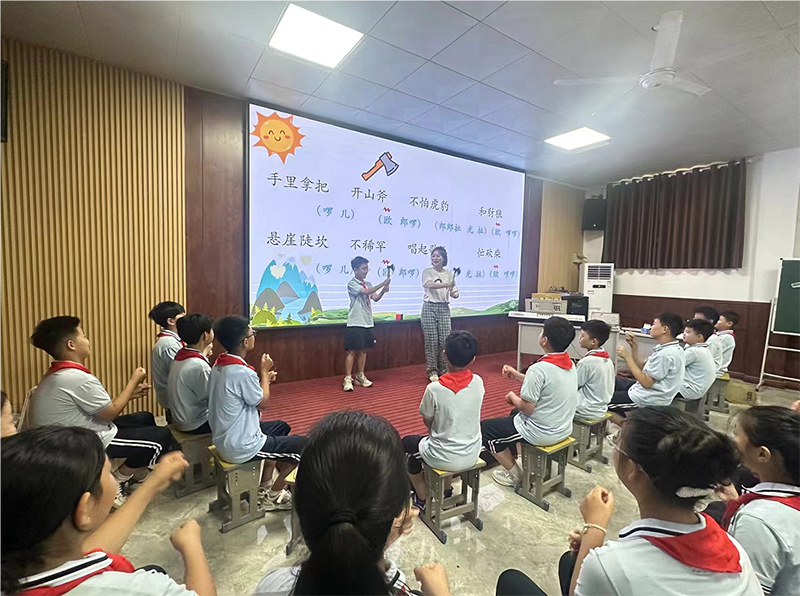奉献力量，温暖家乡