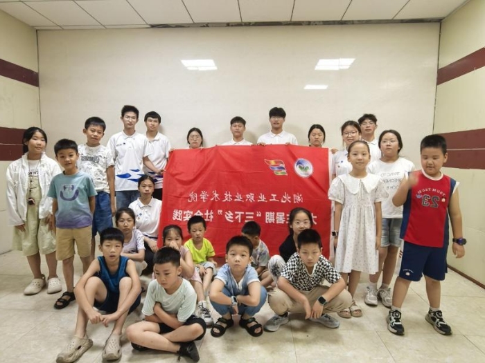 ׷ݺɫ䣬и񡪡 갮ʵ߽ҹ