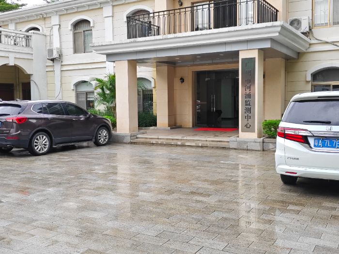 调研团抵达东圃泵检测中心 宋天浩摄