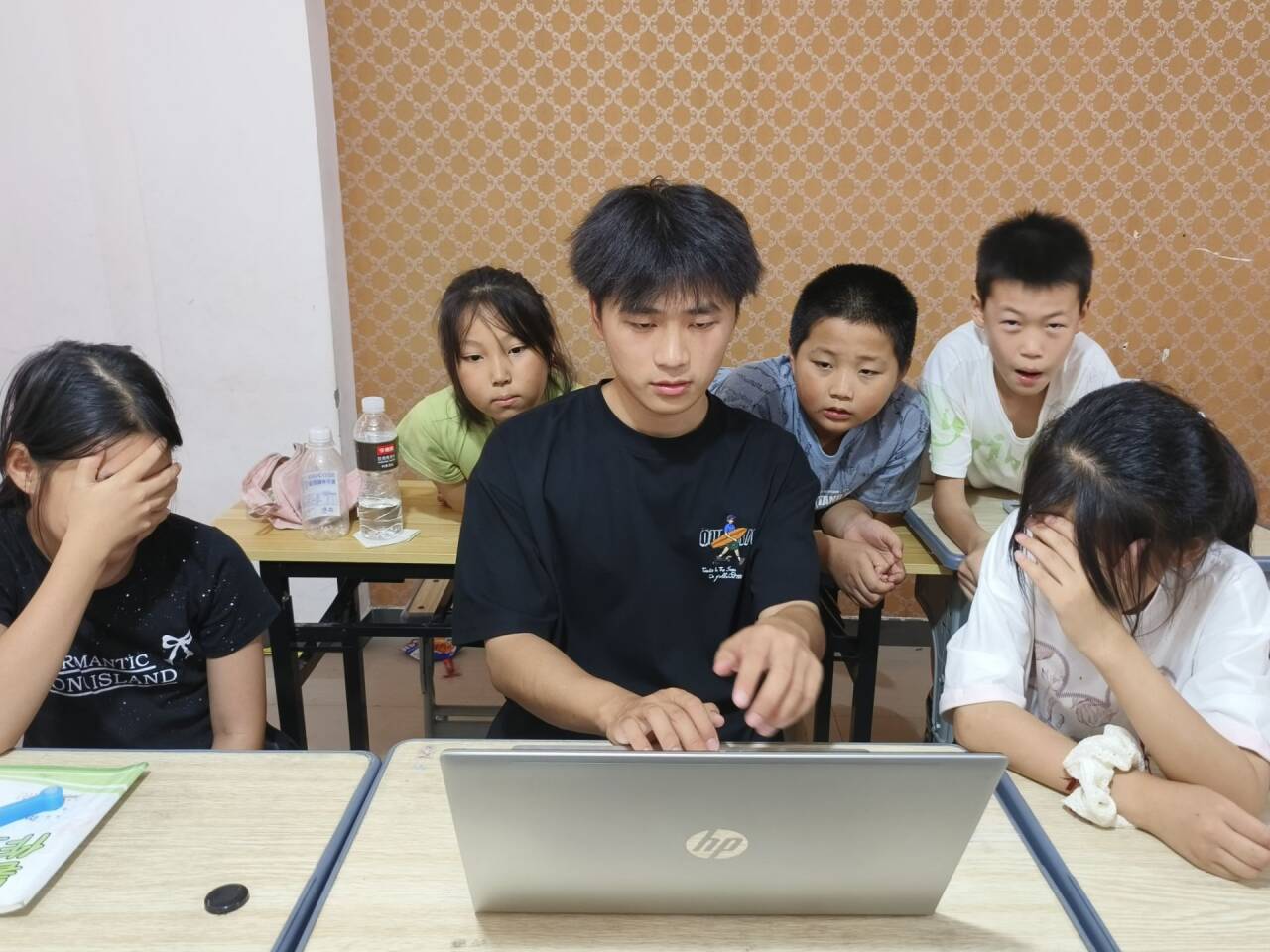 ͯ÷ϣͯġ硱Ļƹ