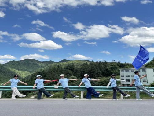 ϽڹְԺͬСʵӸɽ ഺ