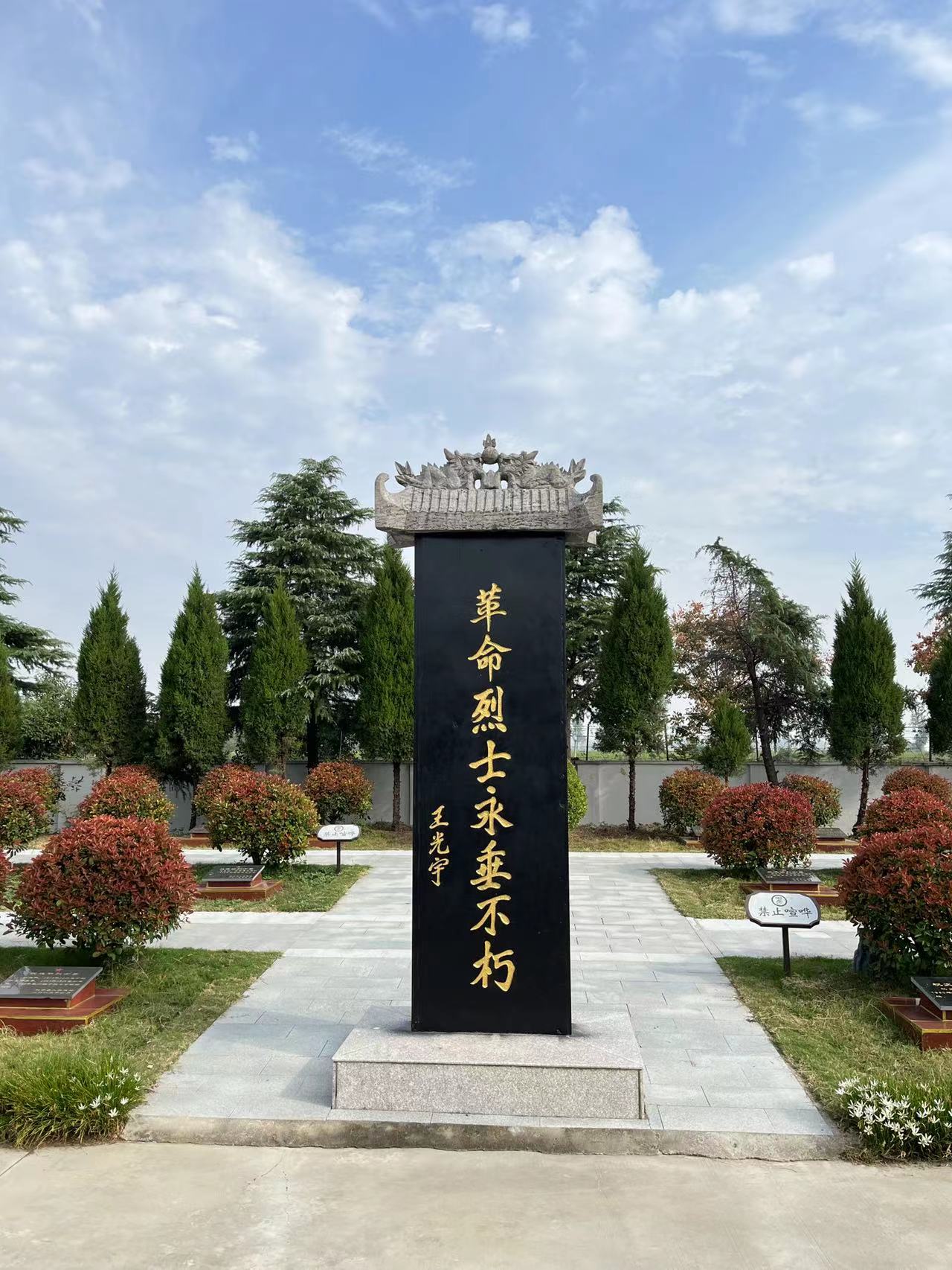 ഺѰúɫ㼣 ־ԸӢҾ