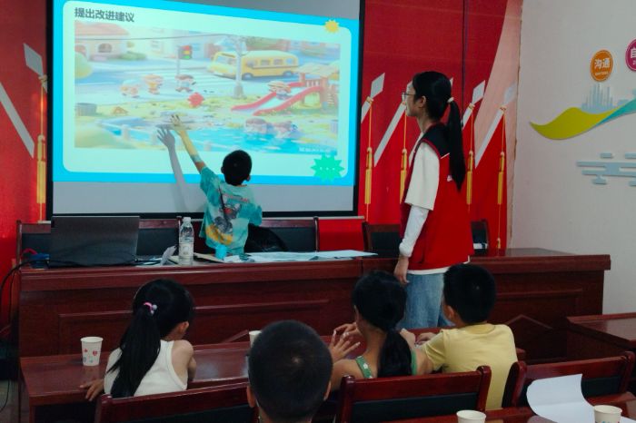 图片3:“小小镇长 —— 社区改造计划”活动现场