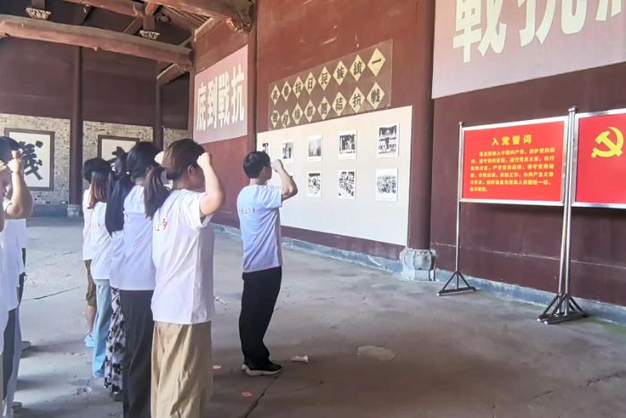 ϷʴѧʵŸ Ѱഺ֮ɫѪ