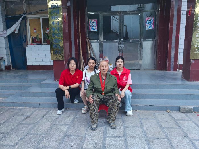 ׷Ѱɫ㼣 и ɽʦѧѧѰÿսϱ