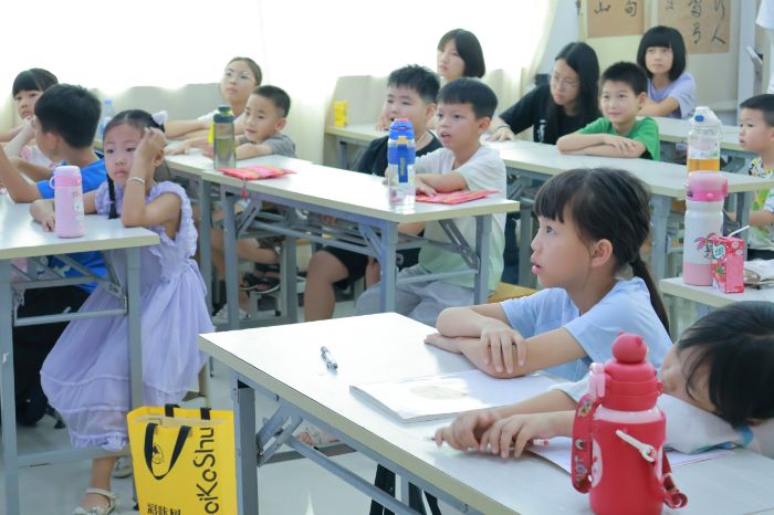 㶫ƼѧԺ¥ͻ磺ڹþʷ׳