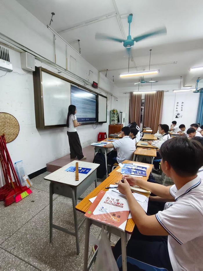 ��ů��У��н�����ι���δ��������У����ů��-����ĸУ�ӡ����ٻط�ĸУ���ʵ��Բ�����