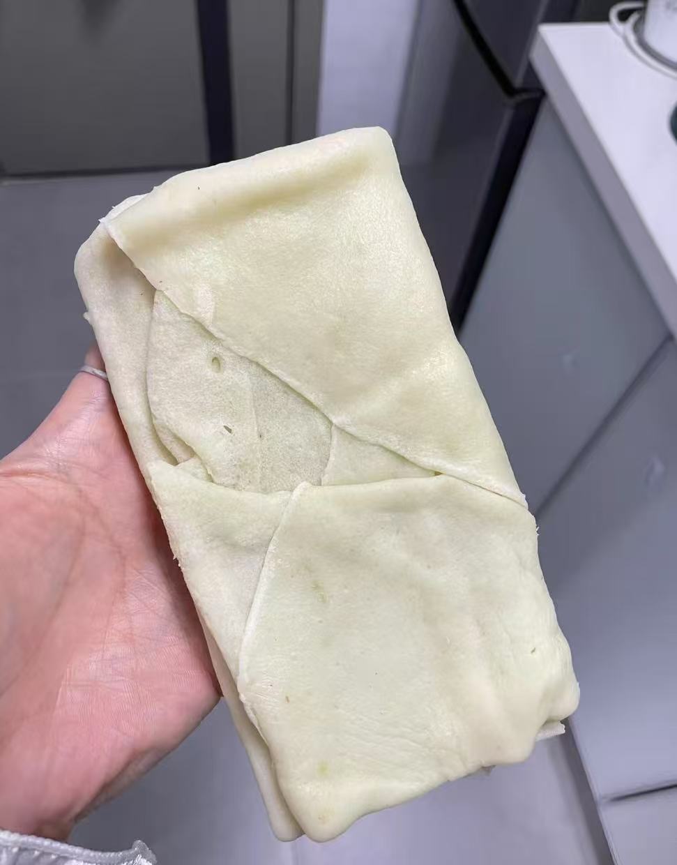 �����ز�����˿������ϵĶ��ط�ζ