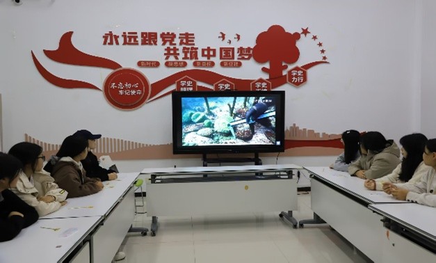 �ӱ�����ҽҩְҵ����ѧԺ������������ϵ���ж��ഺ������δ�����Ͷ�����ʵ���