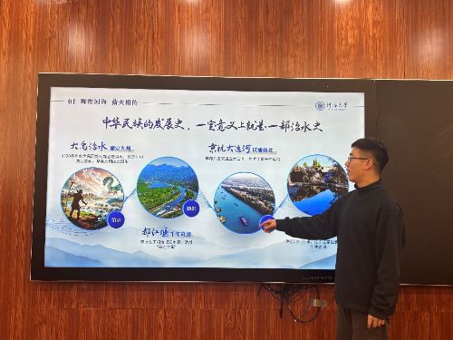 н���ഫ�Դ�Ϊ�飬�ഺ��·����δ�� ������ˮ���ػ���С�ӿ�չ���ٷ�ĸУ���ʵ���