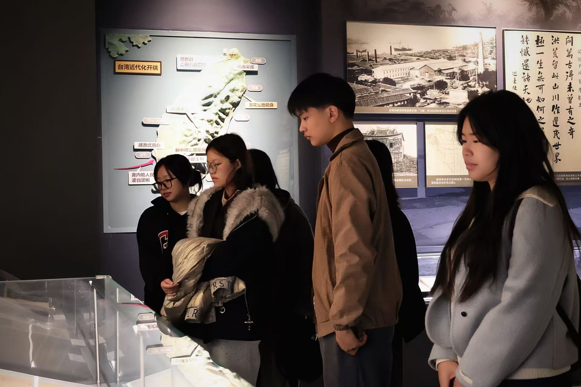 ����ѧԺ����ѧԺ������ӡ�ǡ�AI�����ഺ��ʵ�����ػ��Ļ��Ų���İ���绪!