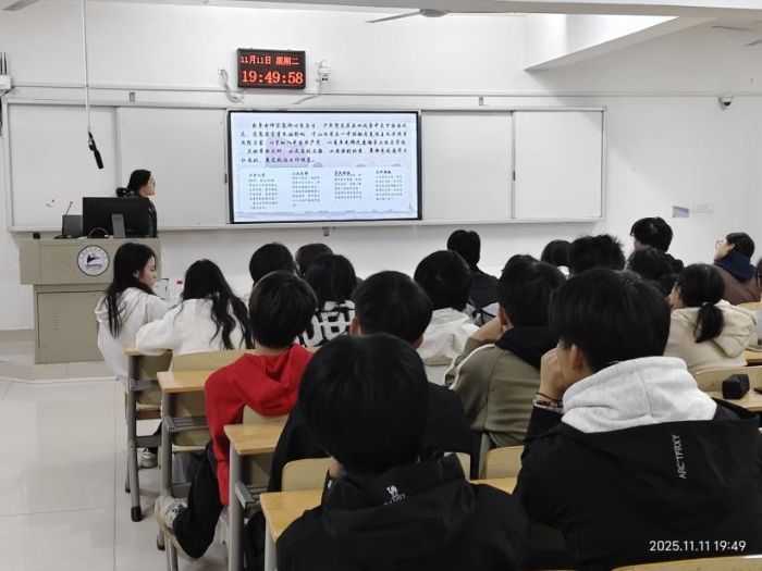 ����ְҵ������ѧ��������ѧԺ��չ����ʷ��������˵���