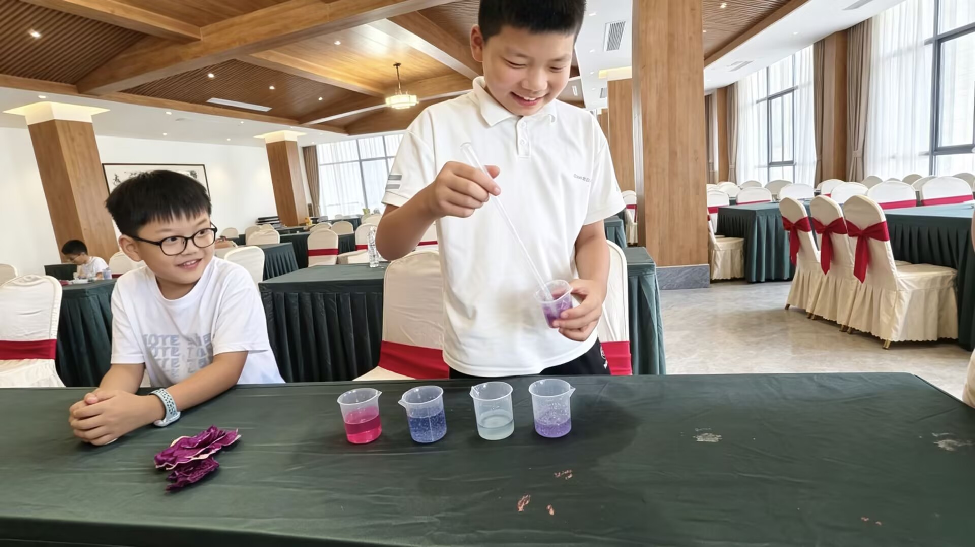 ����ͯ������У��ഺ���κ���Ұ�����մ�ѧ��ѧ����ѧԺѧ���߽���Ǻɻ��߿�չȤζ��ѧ����