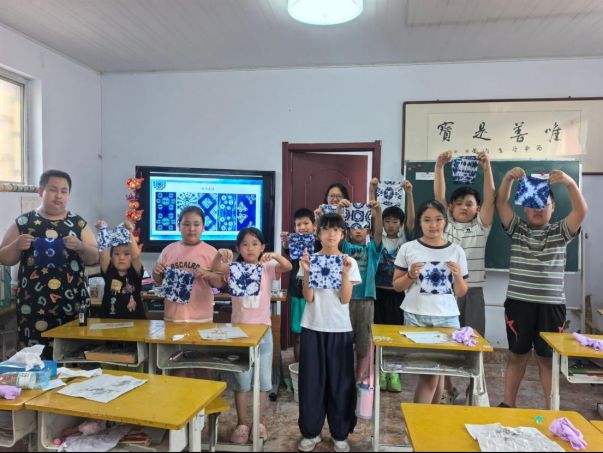 �ൺũҵ��ѧ��Ӣ����̡��ǻ����Ρ�ʵ���Ÿ�Ϋ�����ܵ���������