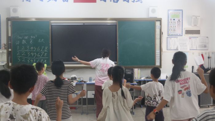 ��·������ͯ�� ����ͬ�����ɳ���������������ѧʵ�����߽�����������У