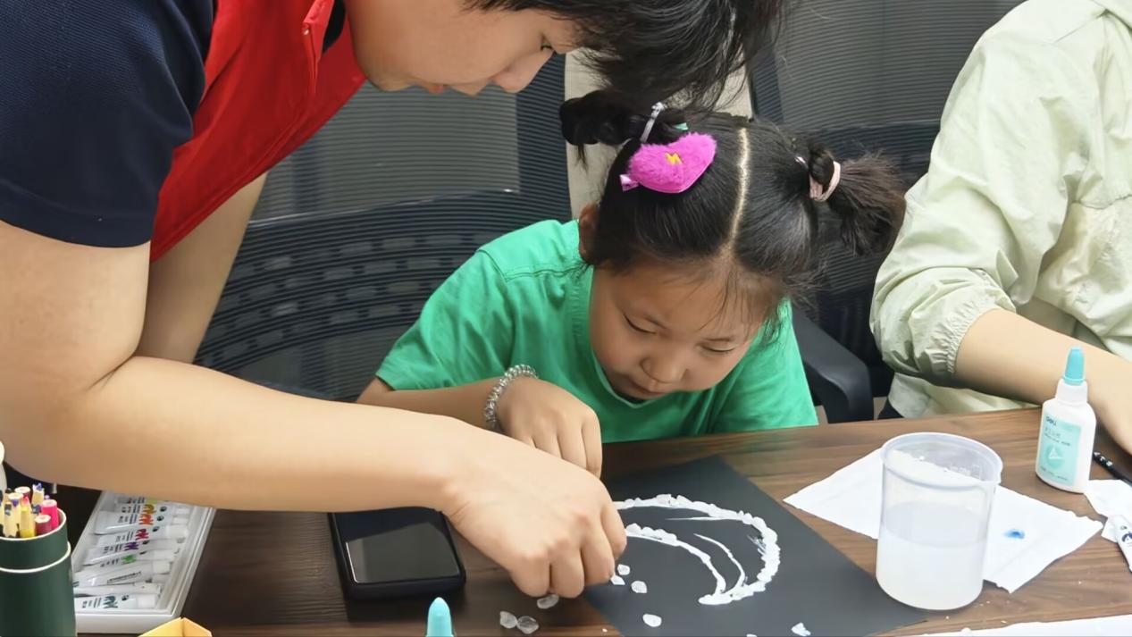 ��ʯҲ�ܵ����ϣ� �人���̴�ѧ�˷���ҵѧԺ ����ʯ���������߲ʼ���