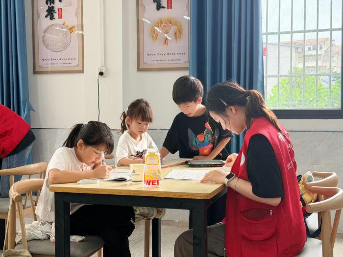 �人����ѧԺ����ѧԺ������΢ʵ���Ӱ����йܰ�����չ